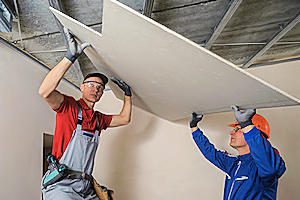 10 Étapes à suivre pour poser un plafond correctement à Plufur